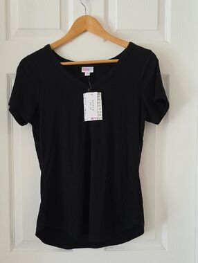 LuLaRoe Bailey Black V-Neck Short Sleeve Tee Medium New